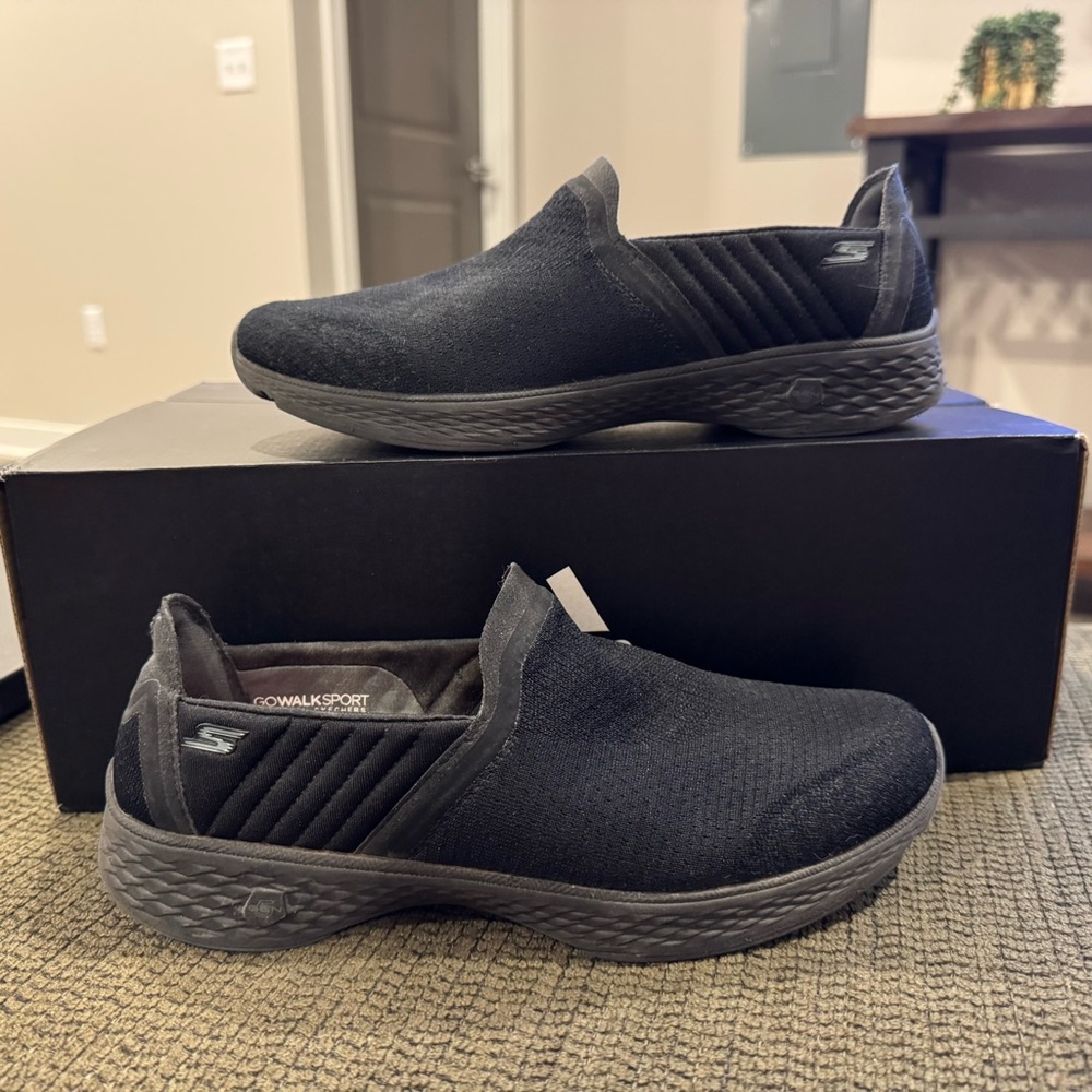 Skechers Go Walk 4 Womens 7.5 Black Slip On Casual Comfort Goga Max Shoes